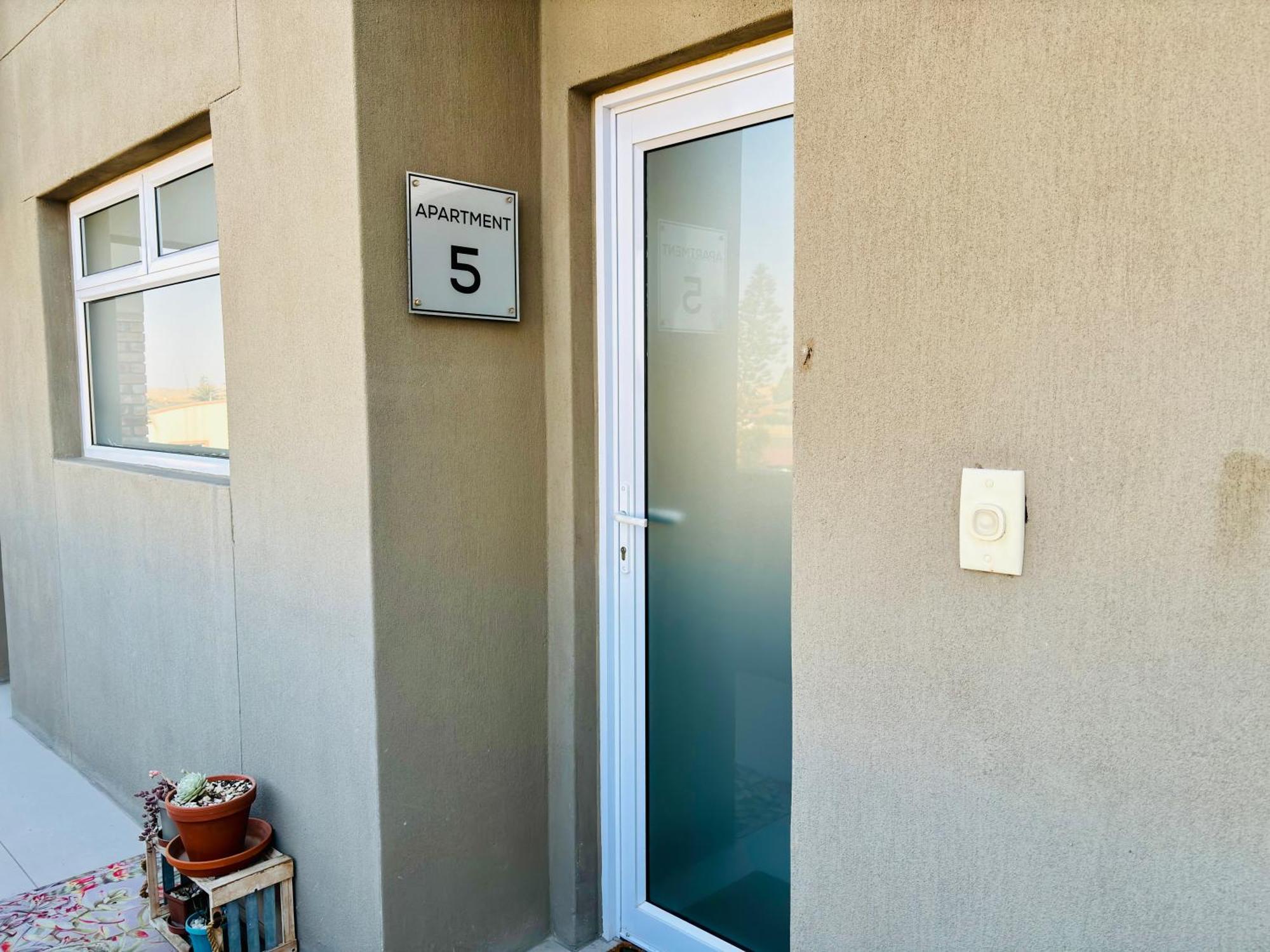 Apartamento Bright & Stylish Self Catering Swakopmund Cbd Exterior foto